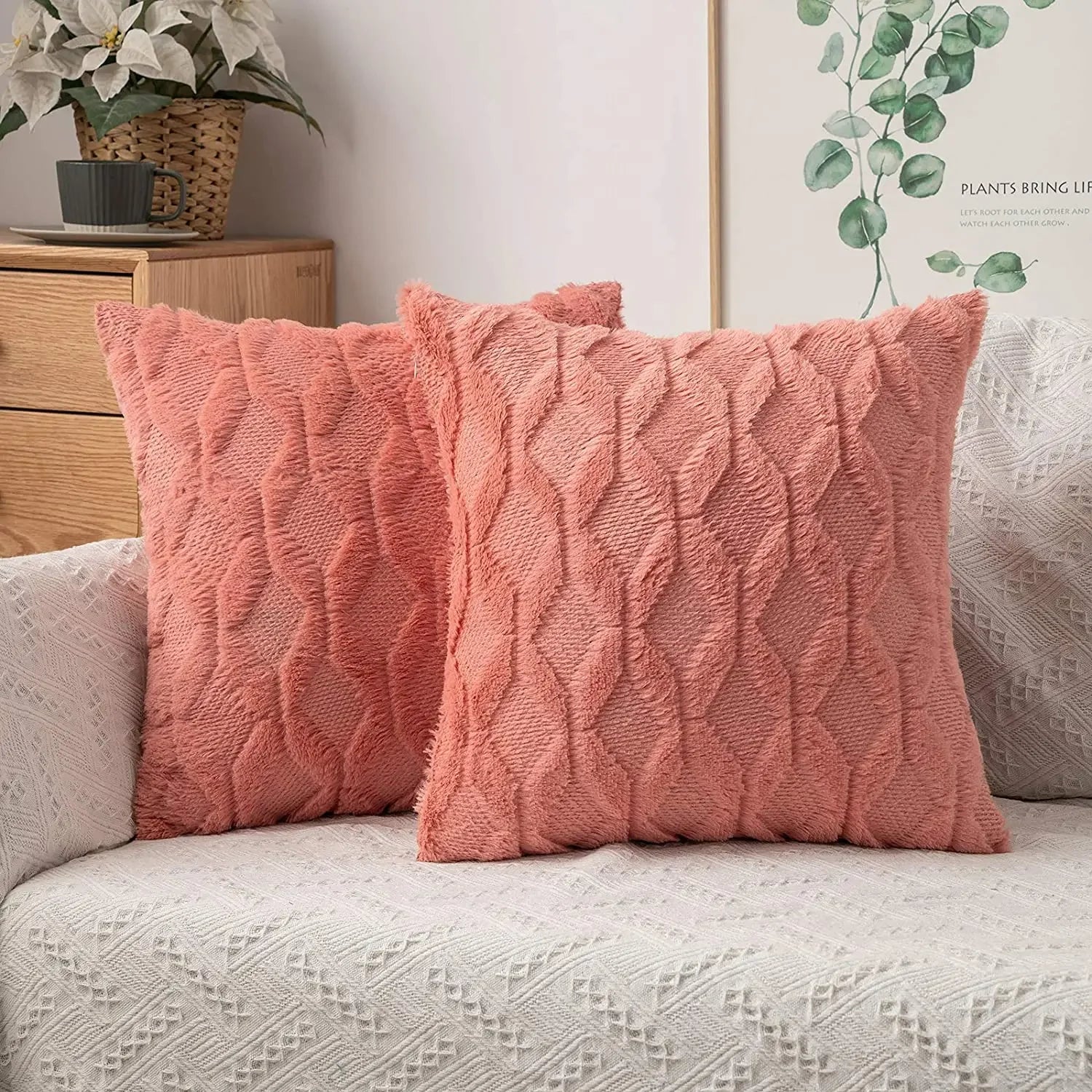 Housse de coussin moelleuse effet peluche 45x45 cm – vue d'ensemble sur un canapé