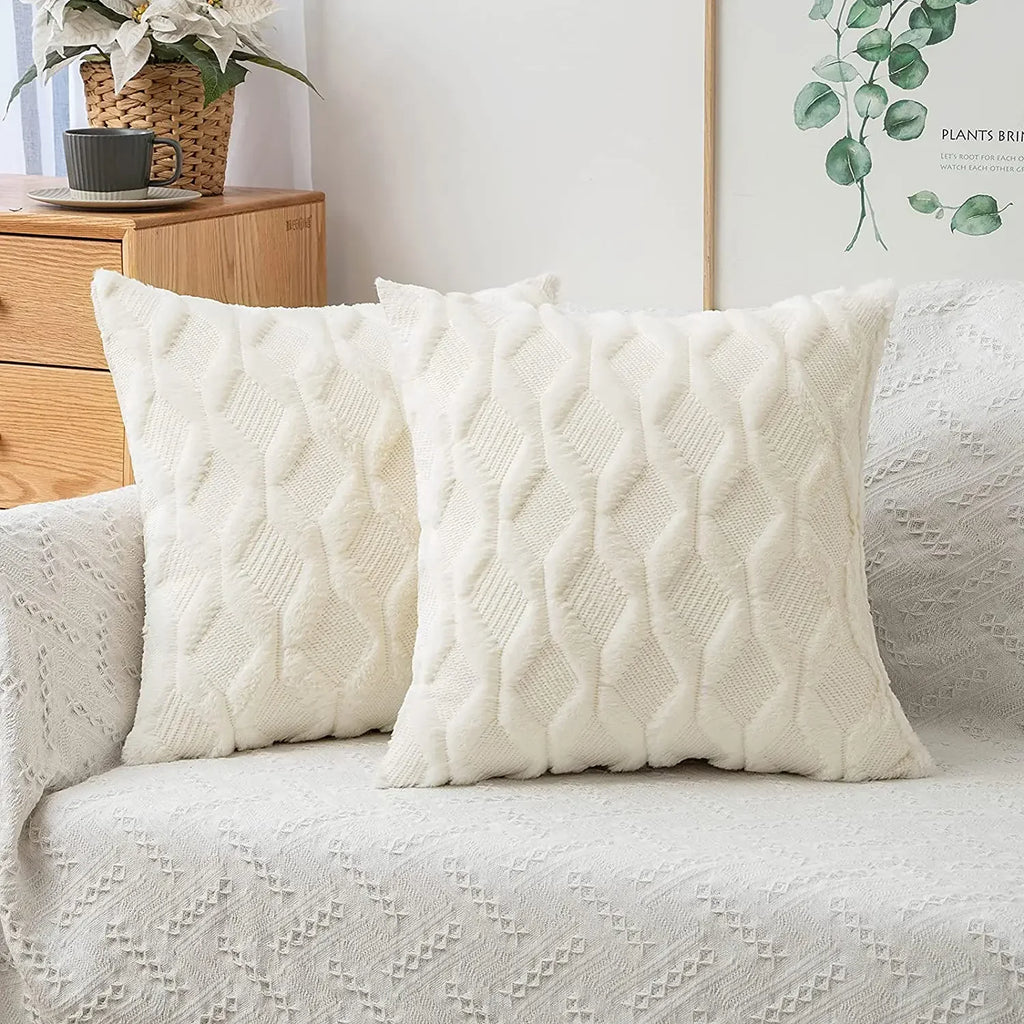 Housse de coussin moelleuse effet peluche 45x45 cm – vue d'ensemble en situation